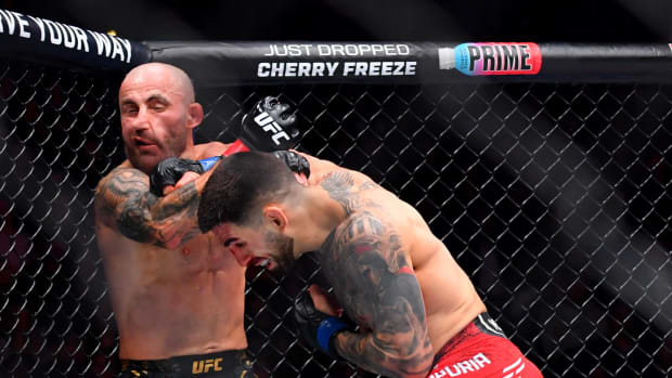 Ilia Topuria noquea a Alexander Volkanovski